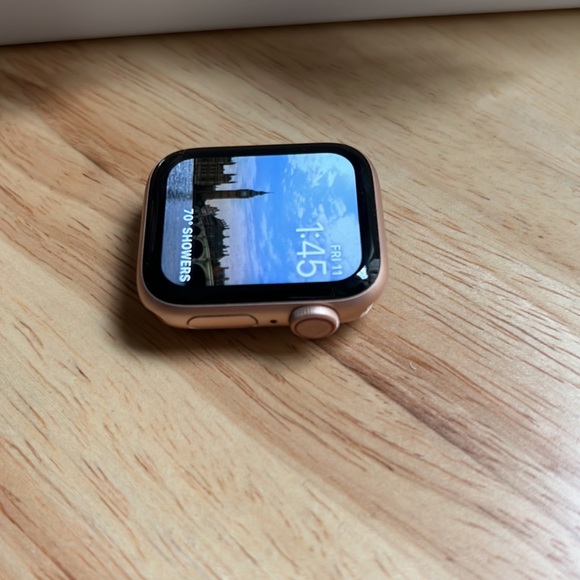 Series 5 Apple Watch 40mm GPS + Cellular - Picture 5 of 14